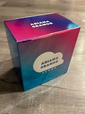 Ariana Grande Cloud